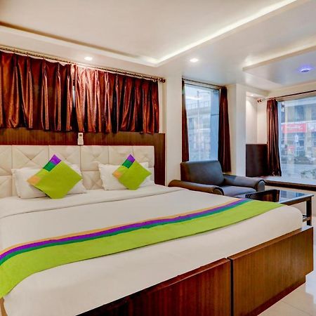 Sheldon Hotel Kolkata Exterior photo