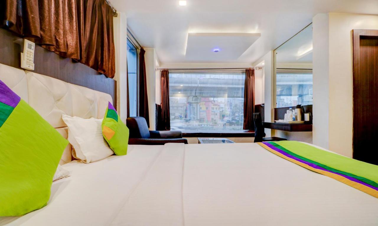 Sheldon Hotel Kolkata Exterior photo